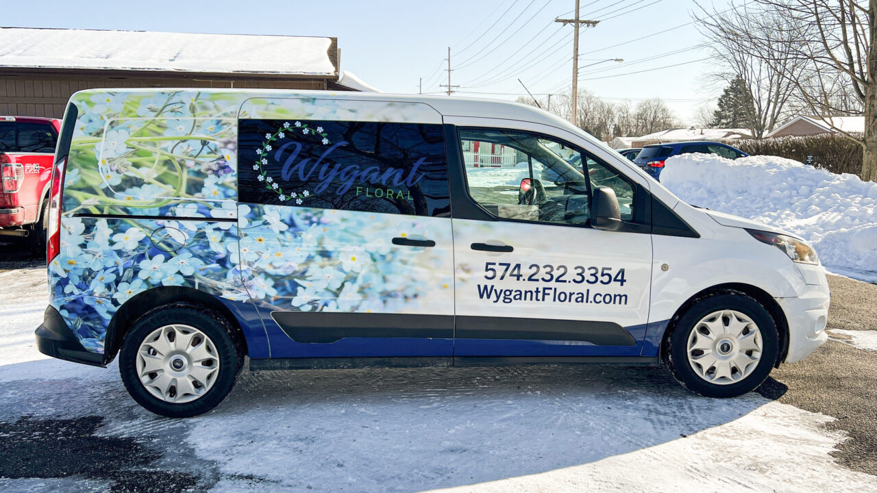 4 Benefits of Branding Your Vehicle with Vinyl Wrap Zipp Printing